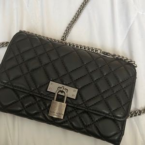 KURT GEIGER WALLET ON CHAIN